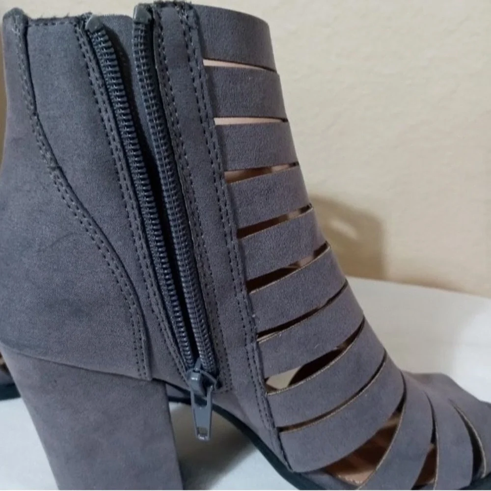 Brash Spade Peep Toe Boot Womens Gray Graphite Faux Suede - Picture 3 of 5